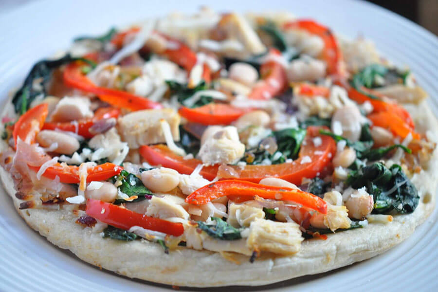 Gyulladáscsökkentő spenótos csirke pizza
